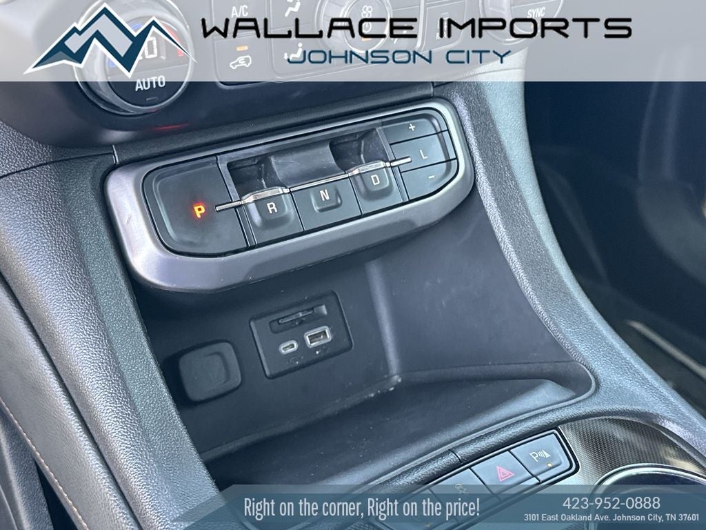 2021 GMC Acadia AT4