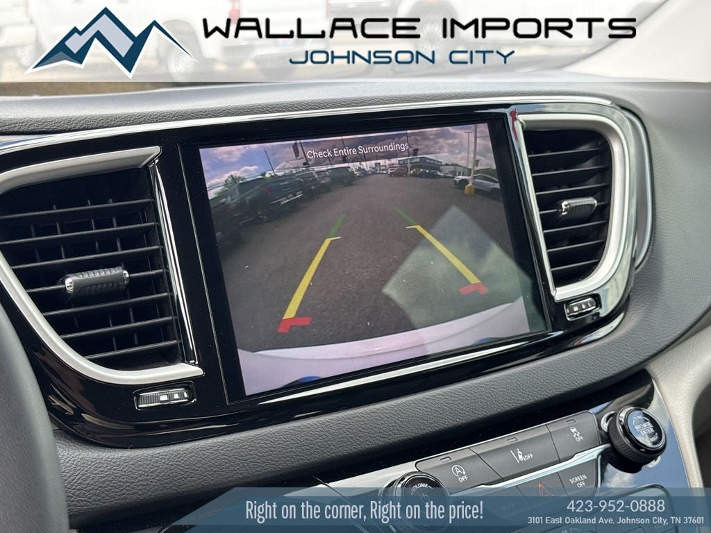 2022 Chrysler Pacifica Touring L