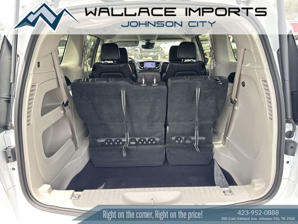 2022 Chrysler Pacifica Touring L