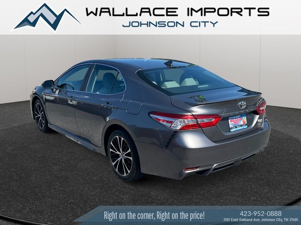 2020 Toyota Camry SE