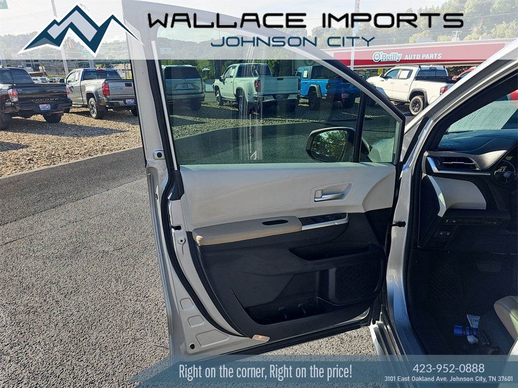 2021 Toyota Sienna XLE 7 Passenger