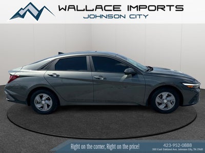 2024 Hyundai Elantra SE